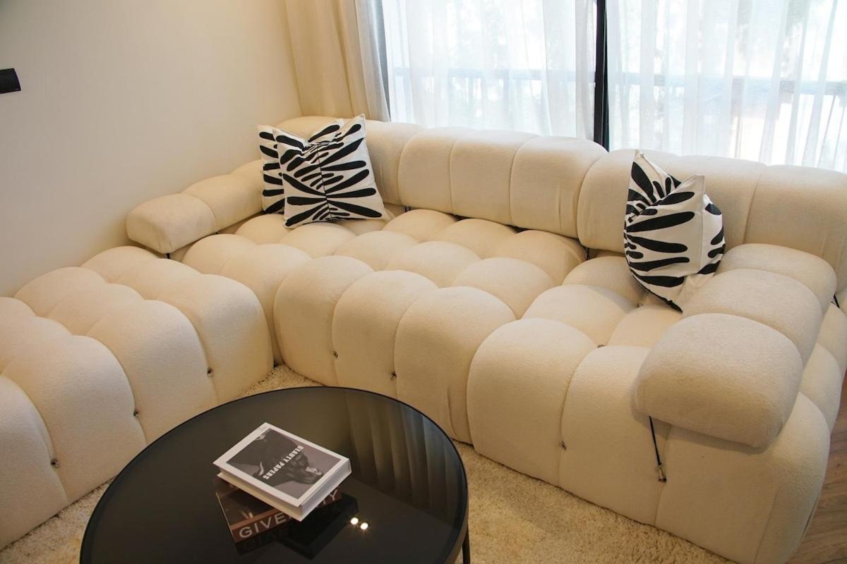 Cozy Moderne Et Equipe Apartment