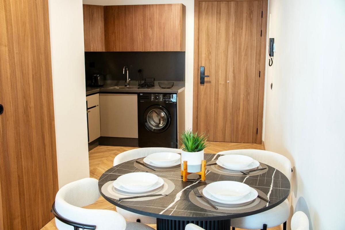Cozy Moderne Et Equipe Apartment